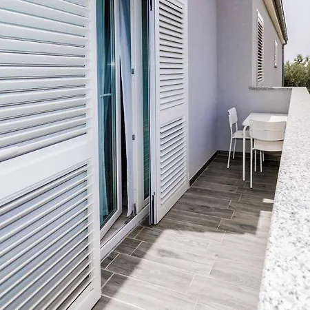 Apartments Happy Sukosan Exterior photo