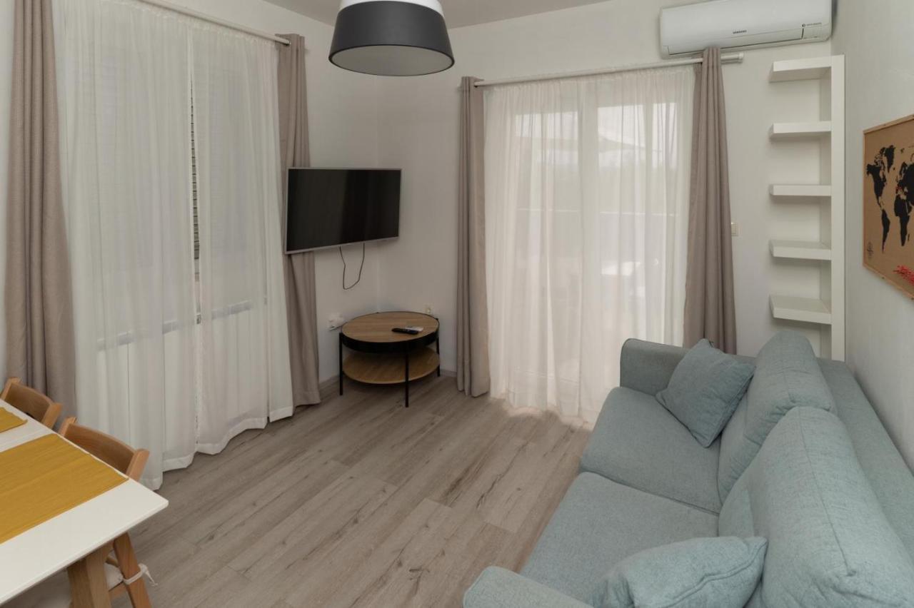 Happy Apartment Sukosan