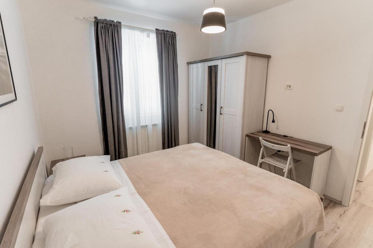 Happy Apartment
